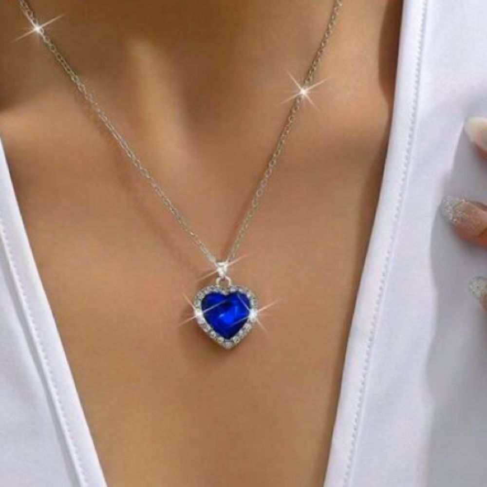 3for$20 NEW Fashionable Blue Agate Heart Shaped Pendant Necklace
